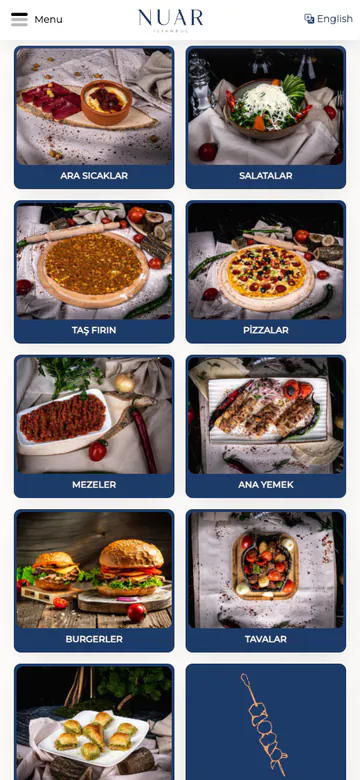 Bir restoranın QrMenum QR menüsü telefonda: fotoğraflı kategori kartları